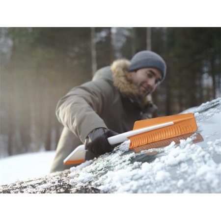 Škrabka na ľad s metličkou do auta, FISKARS SnowXpert™