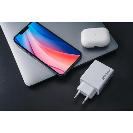 Sieťová nabíjačka, 1xUSB-C PD (20W), USB-A QC 3.0, 2xUSB-A (10W), VERBATIM, biela